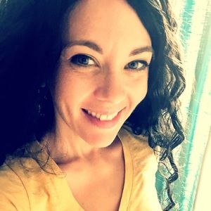 Meet your Posher, Laurie